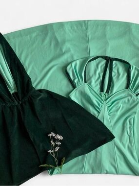Vintage 70s green maxi dress w/matching corduroy hooded capelet